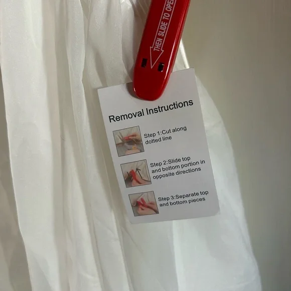 Elegant White Halter Dress - Picture 2 of 4